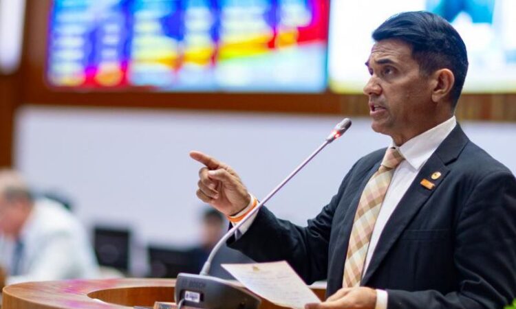 O deputado e candidato à prefeitura de São Luís, Wellington do Curso, denunciou, na sessão plenária desta quarta-feira, 04, que alguém comprou perfis falsos para sua conta no Instagram, o […]