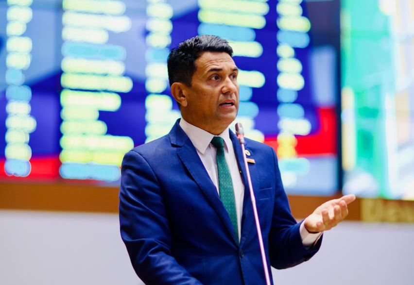 O deputado estadual Wellington voltou a cobrar, nesta terça-feira (5), durante pronunciamento na Assembleia Legislativa, um cronograma claro para os concursos públicos destinados à contratação de professores tanto no Estado […]